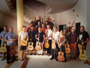 Cañizares with guitarists from all over the world