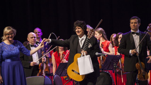 Canizares at the end of the Concierto Al-Andalus