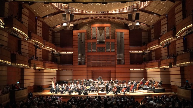 Canizares plays Concierto de aranjuez with Malaysian Philharmonic Orchestra